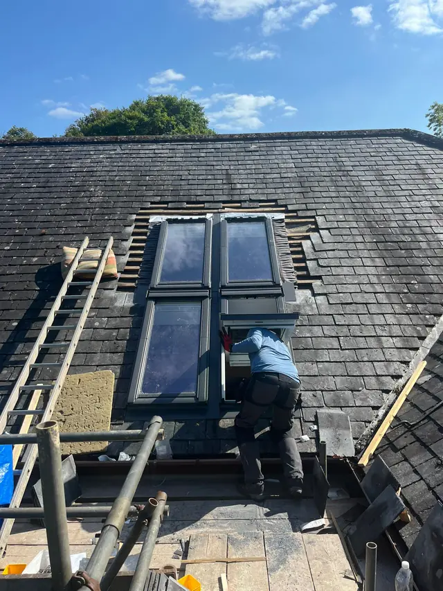 Fitting a four-pane VELUX roof window combination into an old slate roof
